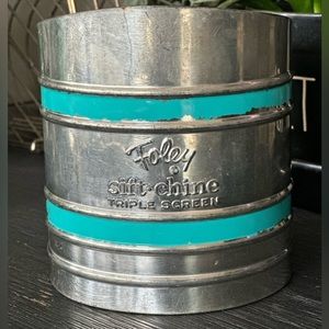 Vintage metal Foley Sift-Chine Turquoise Triple Screen Flour Sifter.